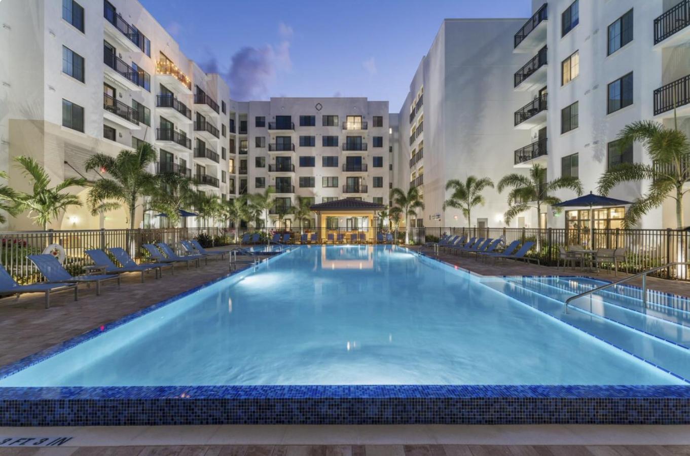 Cozy Retreat 2 Bedroom Hideaway Moments From The Sand บอยน์ทันบีช ภายนอก รูปภาพ